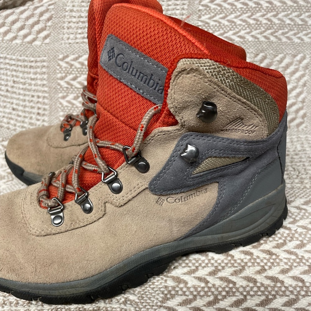 Columbia Womens Hiking Boots Size 8.5